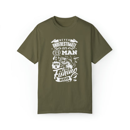 Master Angler: Unleash the Power of Experience with this Fishing Enthusiast T-Shirt