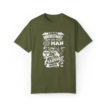 Master Angler: Unleash the Power of Experience with this Fishing Enthusiast T-Shirt