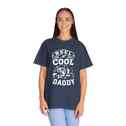 Camiseta "Reel Cool Daddy: una declaración elegante para los entusiastas de la pesca"