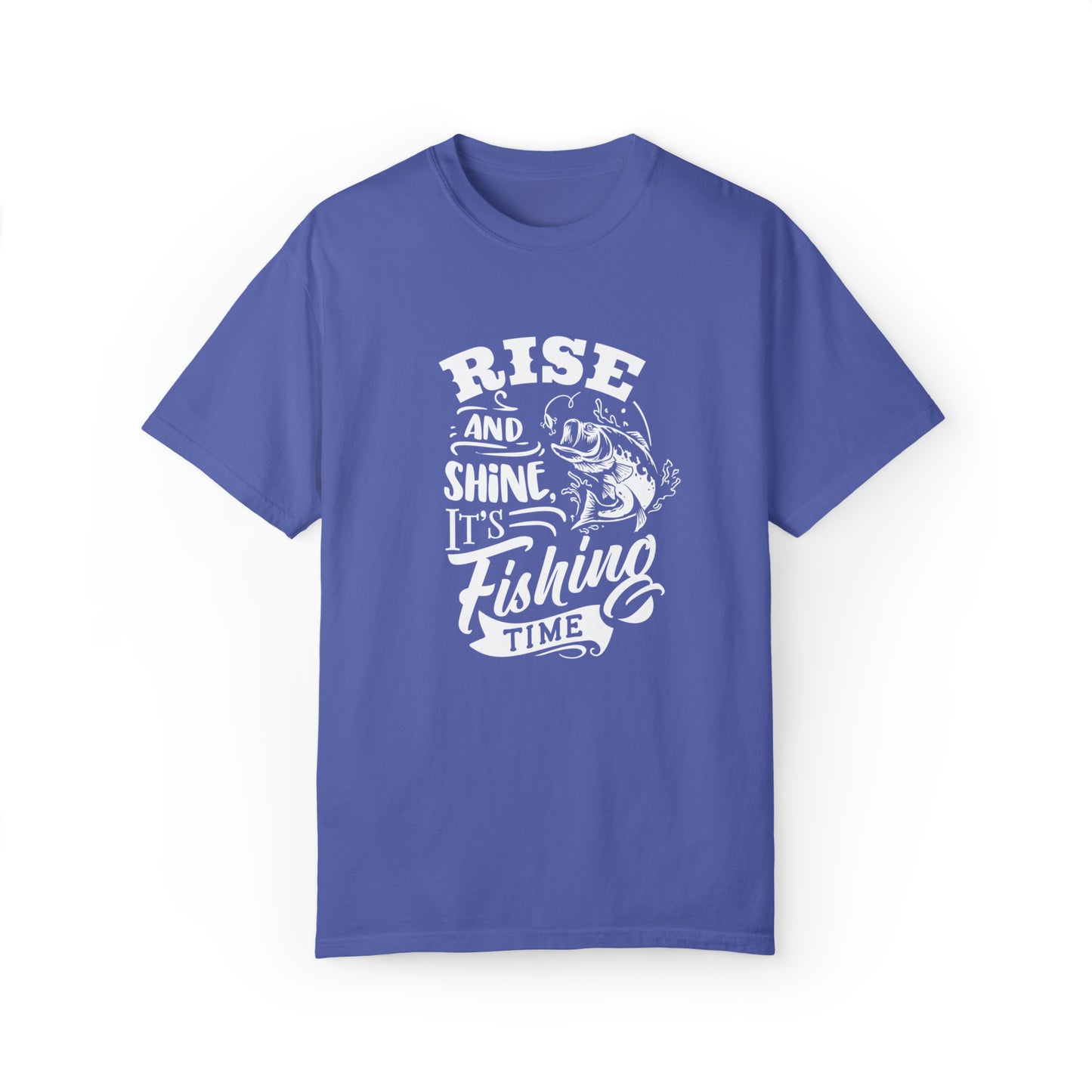 "Dawn to Dusk Angler: Seize the Fishing Day" T-Shirt