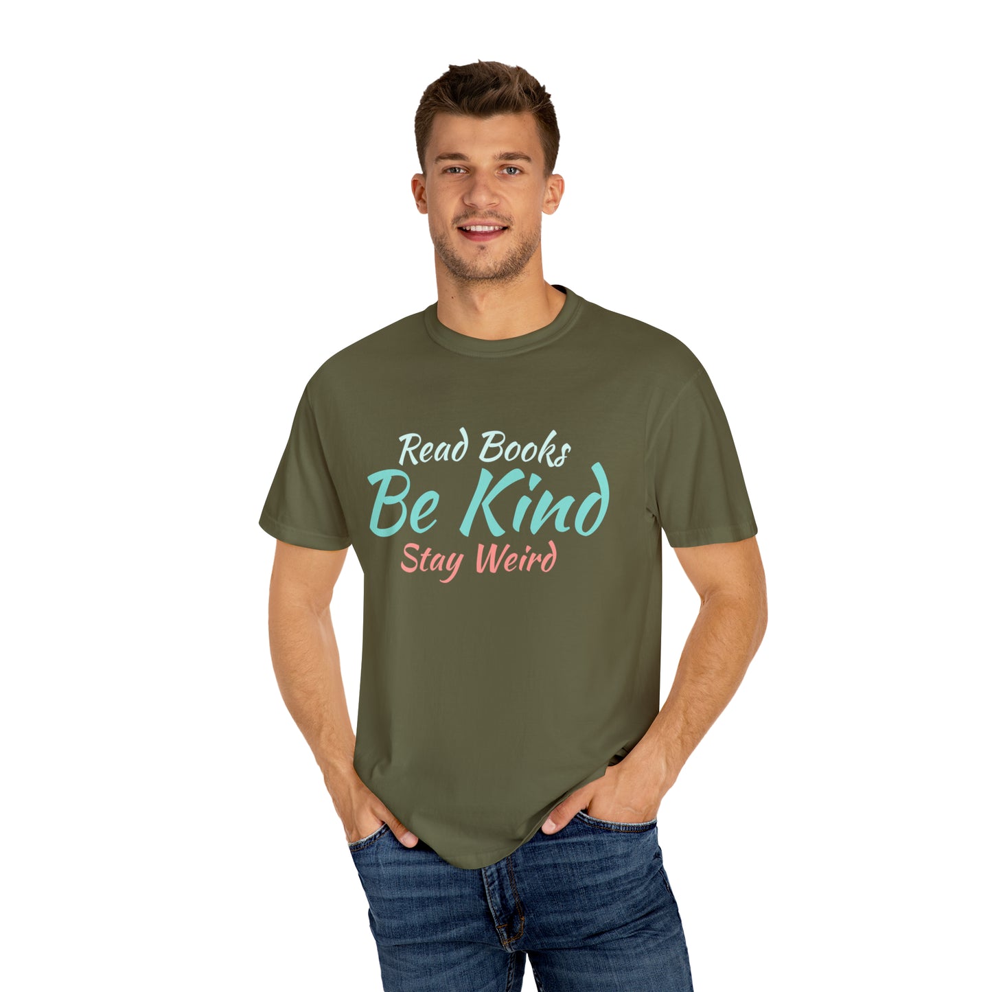 Sabiduría peculiar: abraza la individualidad con la camiseta unisex de algodón pesado 'Read Books, Be Kind, Stay Weird'