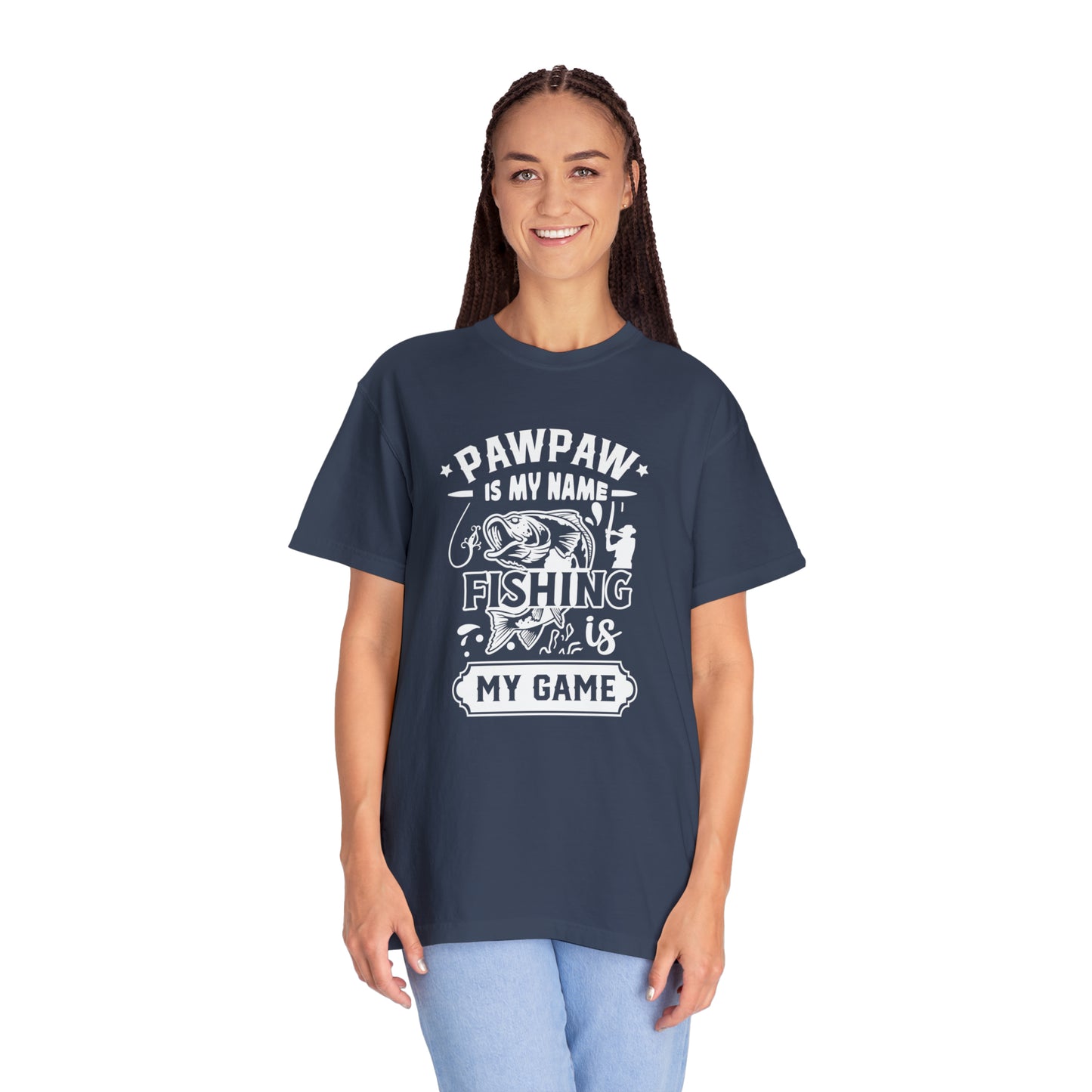 Abraza la pesca con estilo: el juego de Pawpaw con esta clásica camiseta blanca