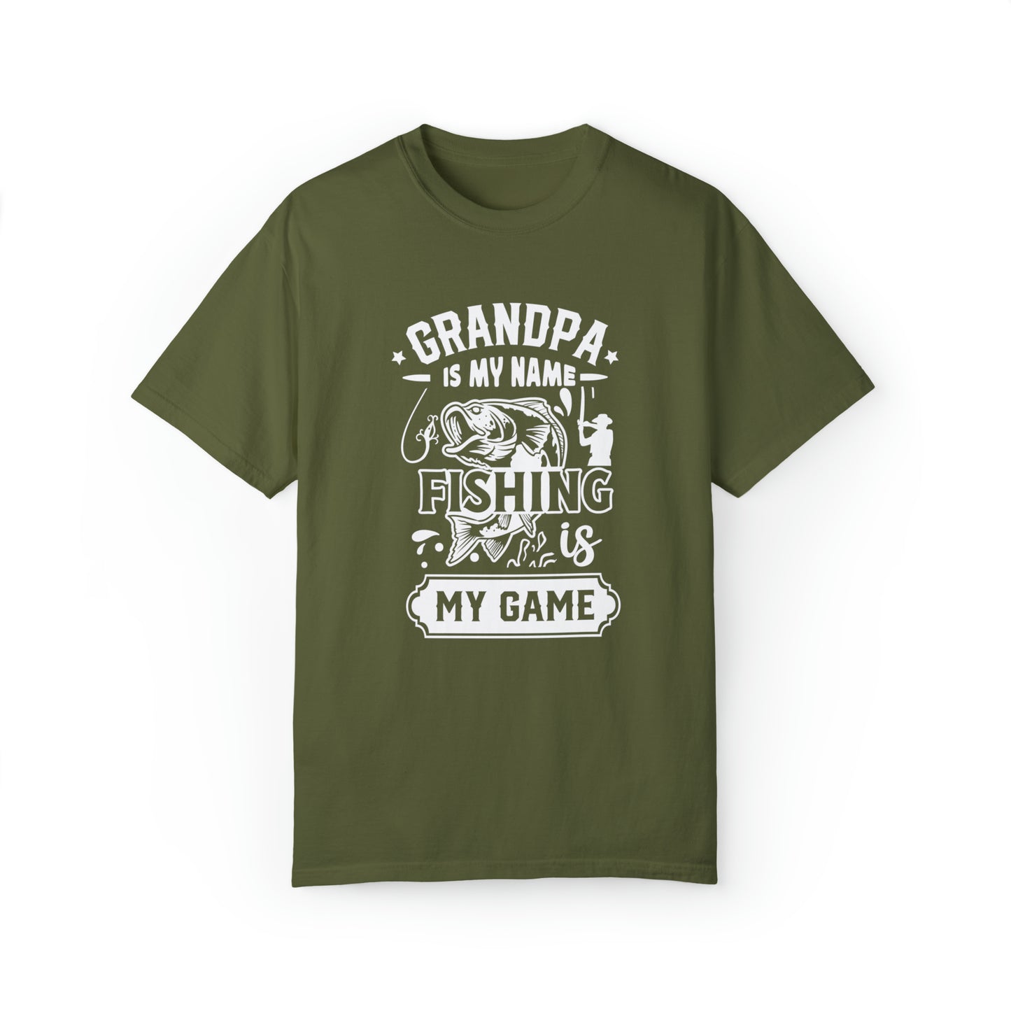 Master Angler Grandpa: Embracing the Fishing Legacy T-shirt