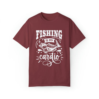 ¡Disfruta de la diversión con nuestra camiseta Fishing is my Cardio!