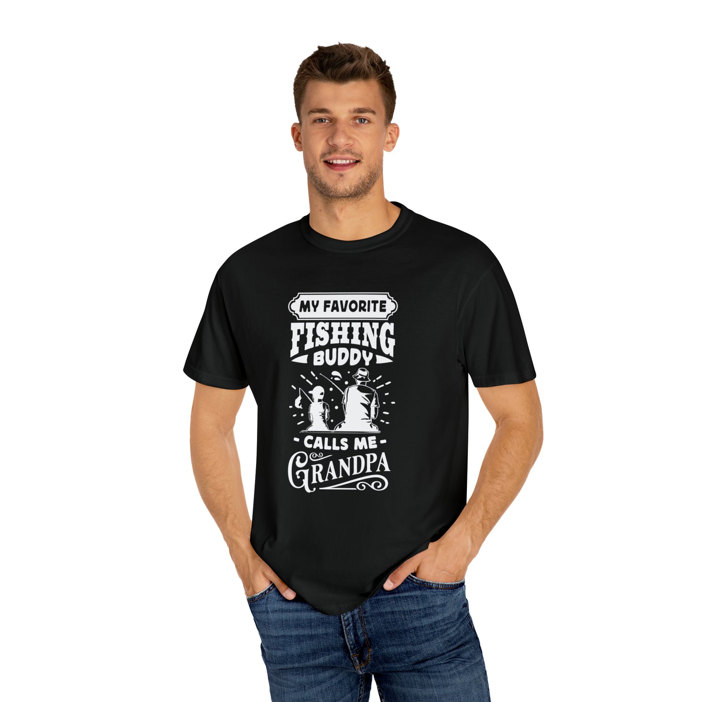 Camiseta "Cherished Fishing Companion: Abrazado como abuelo"