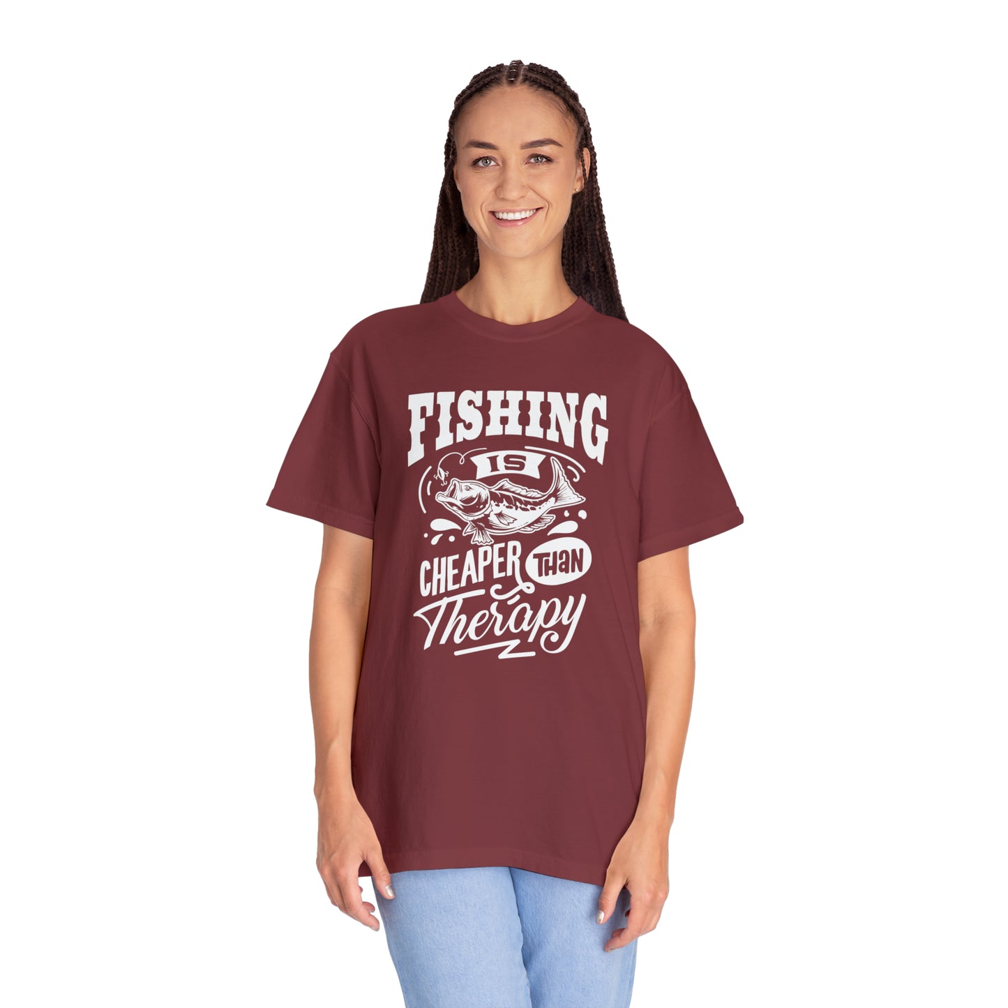 Reel in Tranquility: Camiseta de terapia de pesca