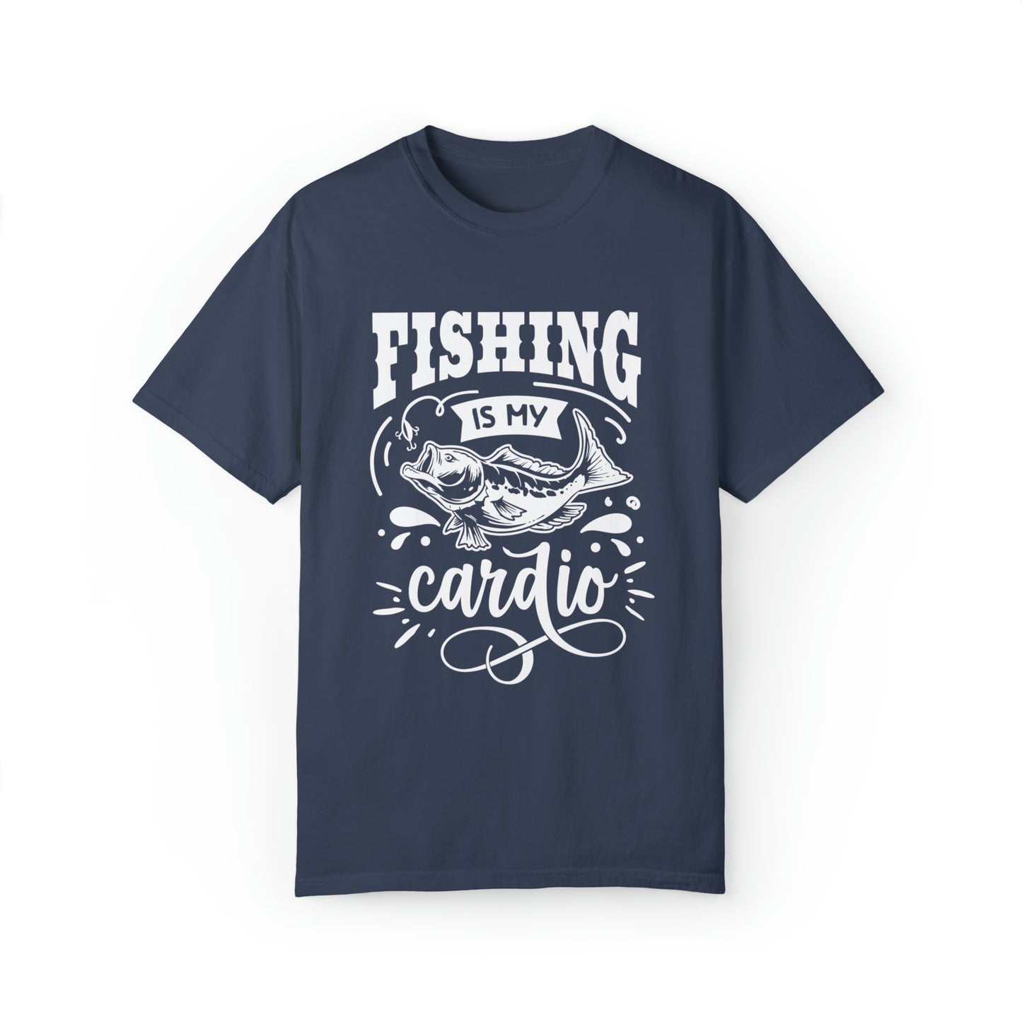 ¡Disfruta de la diversión con nuestra camiseta Fishing is my Cardio!