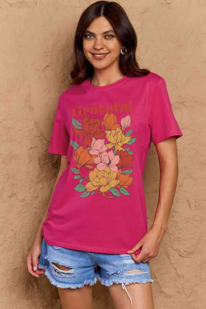 Camiseta de algodón con estampado de flores GRATEFUL de talla grande de Simply Love