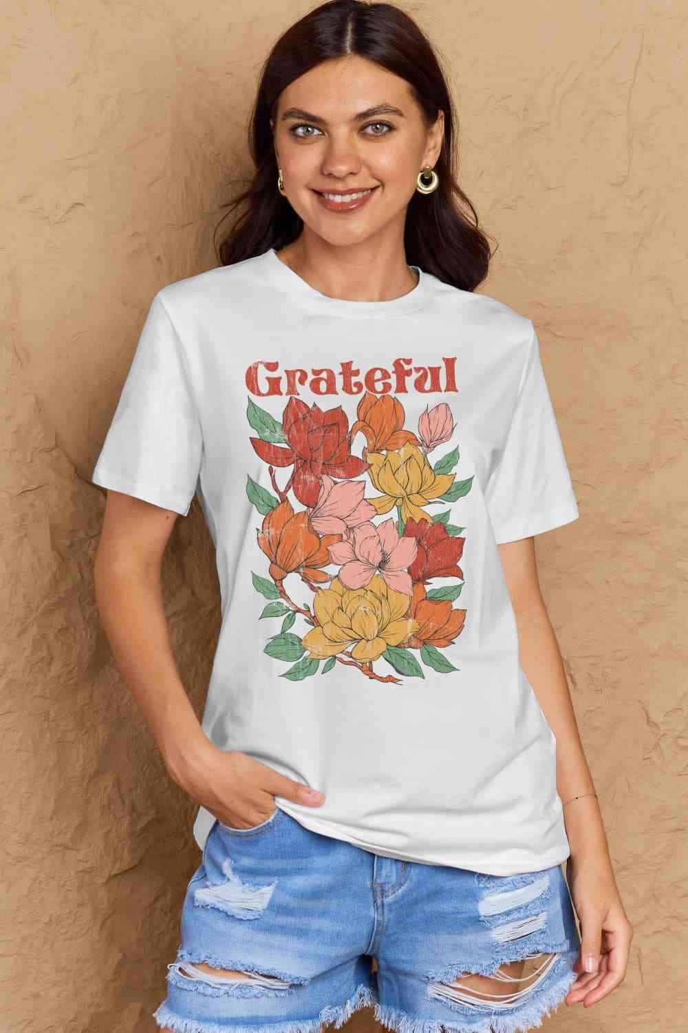 Camiseta de algodón con estampado de flores GRATEFUL de talla grande de Simply Love