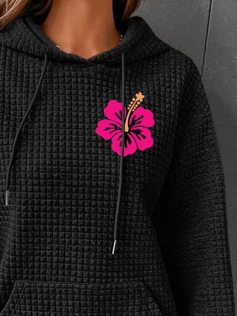 Sudadera con capucha texturizada y estampado de flores de tamaño completo con bolsillo