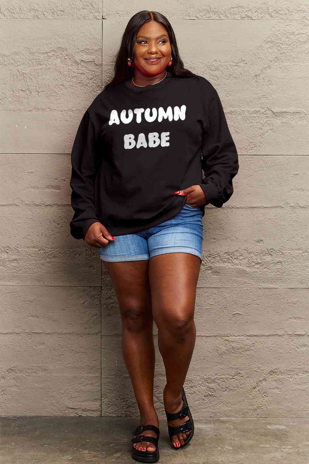 Sudadera con gráfico AUTUMN BABE de tamaño completo de Simply Love