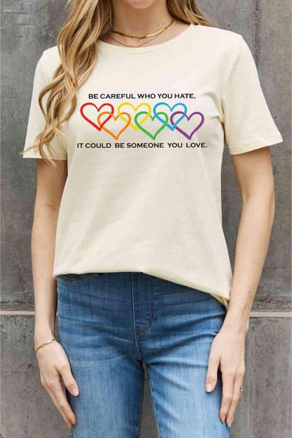 Camiseta de algodón con estampado de eslogan de corazón de tamaño completo de Simply Love
