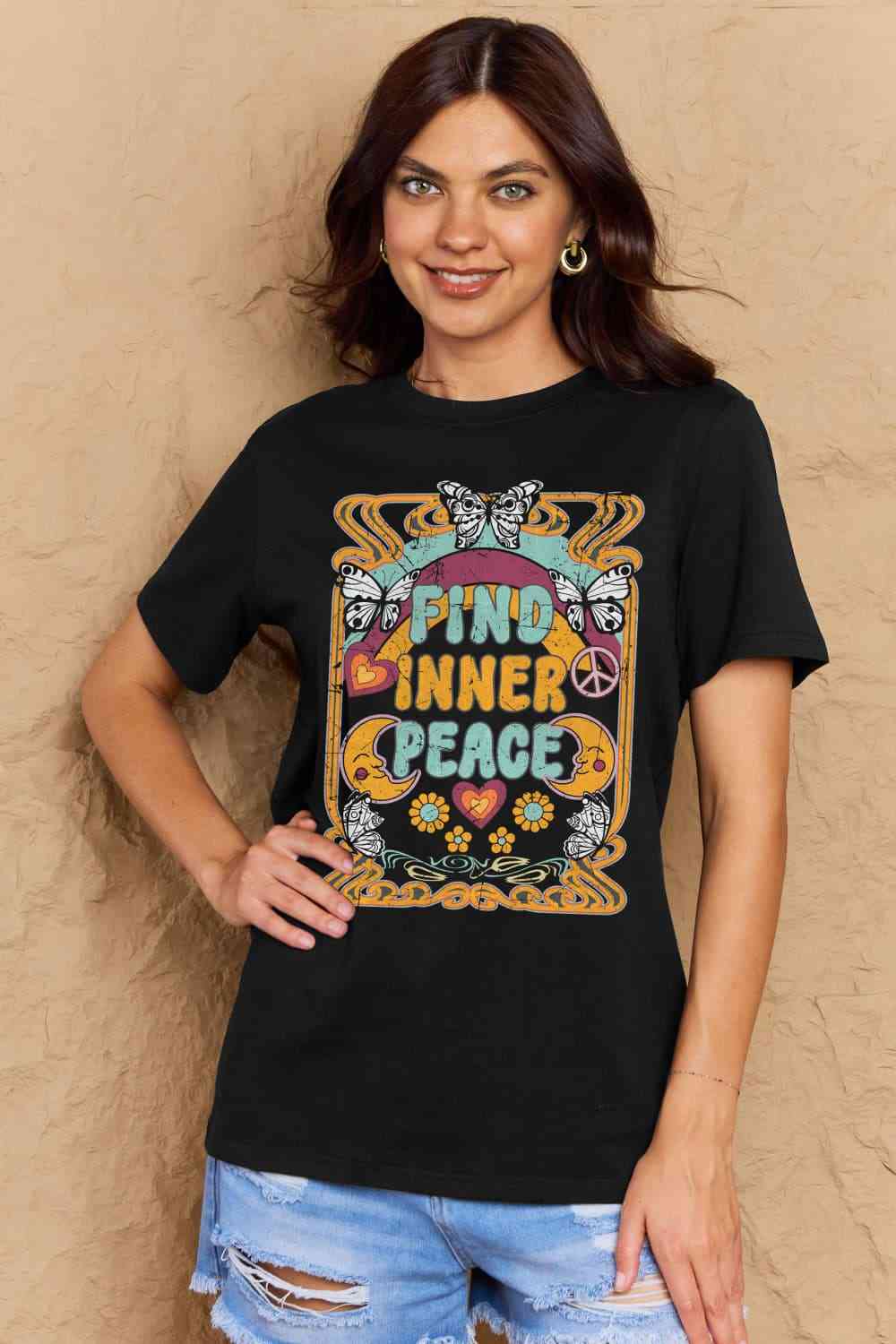 Camiseta de algodón con gráfico FIND INNER PEACE de talla grande de Simply Love