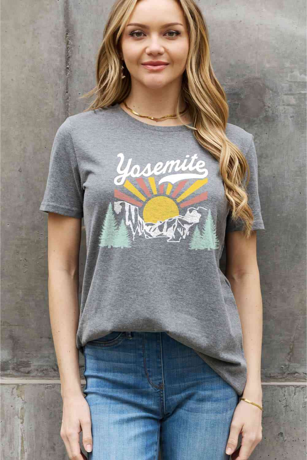 Camiseta de algodón con gráfico YOSEMITE de tamaño completo de Simply Love