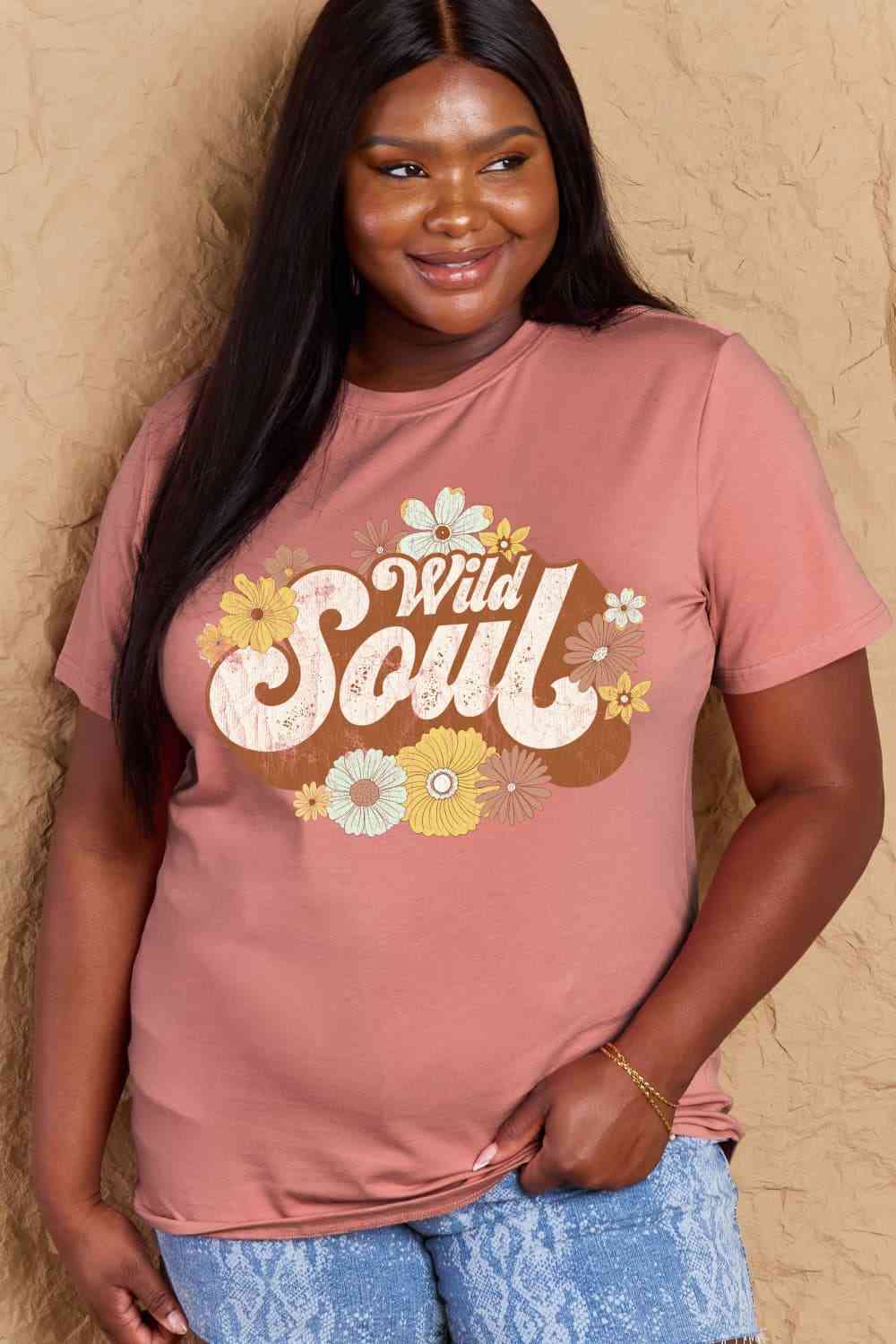 Camiseta de algodón con gráfico WILD SOUL de tamaño completo de Simply Love