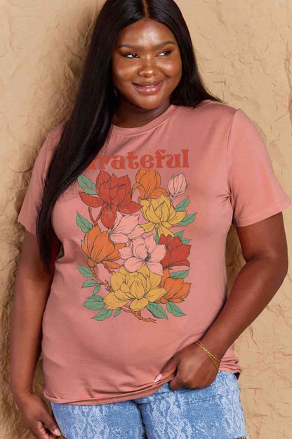 Camiseta de algodón con estampado de flores GRATEFUL de talla grande de Simply Love