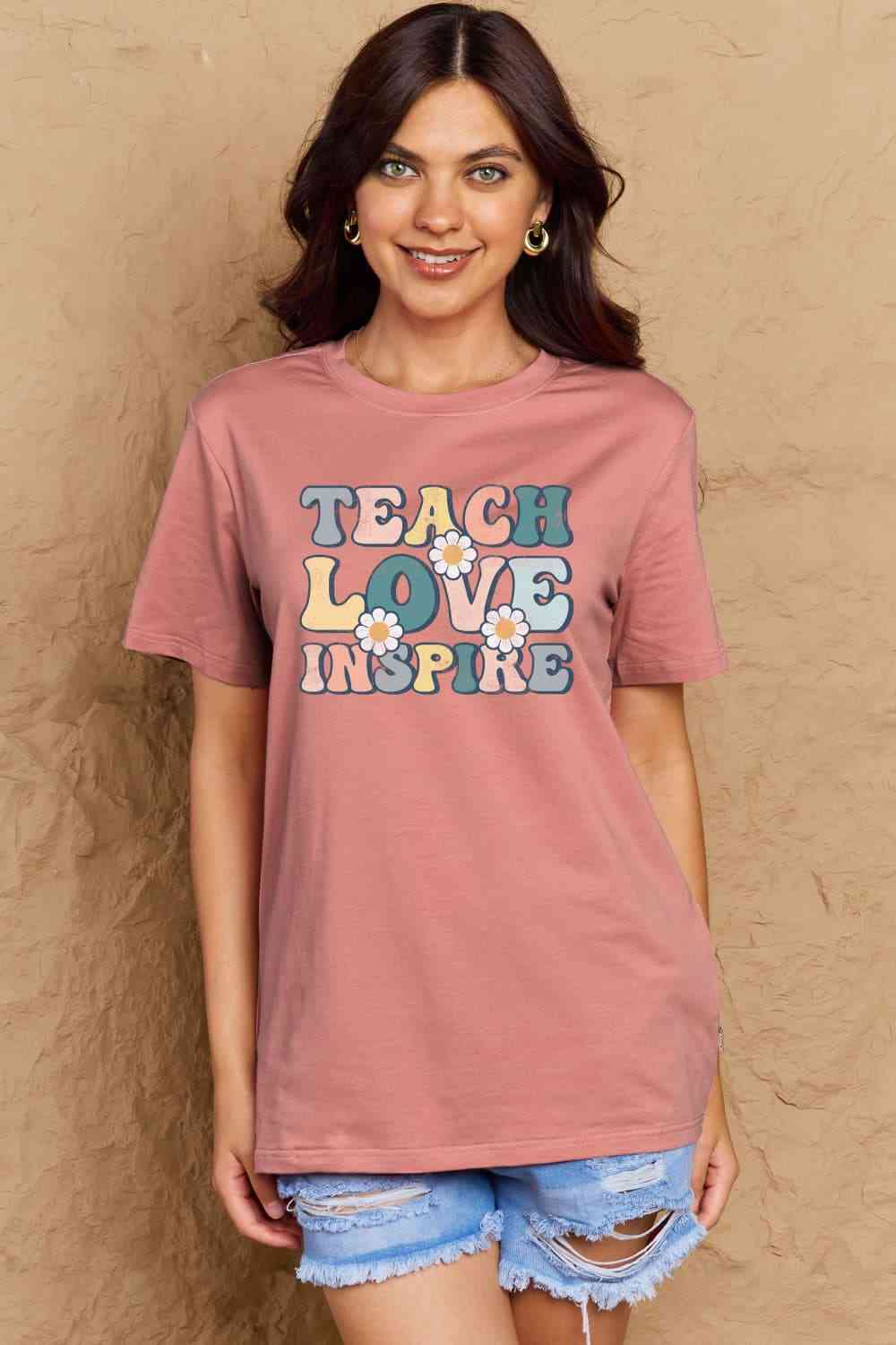 Camiseta de algodón con gráfico TEACH LOVE INSPIRE de talla grande de Simply Love