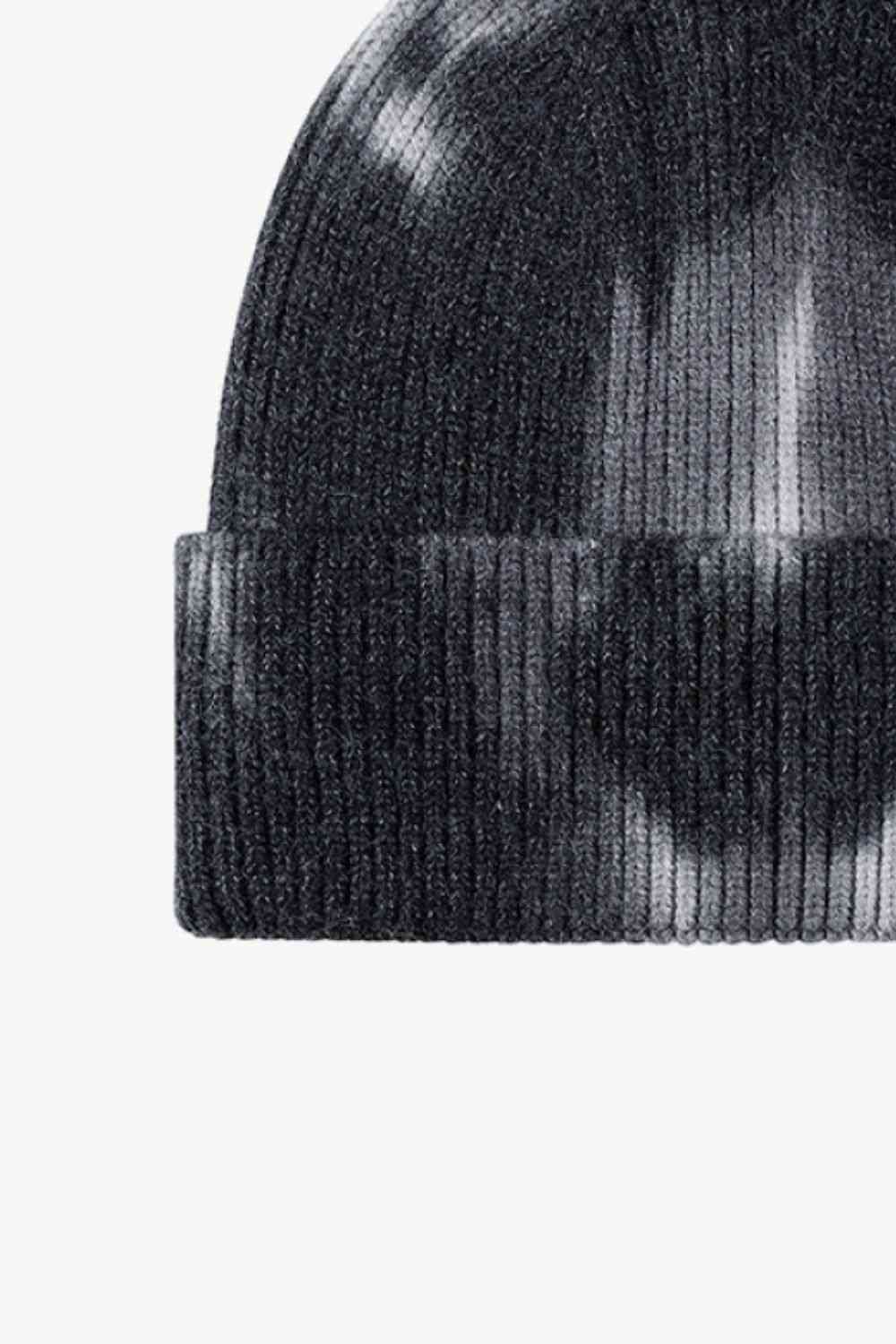 Gorro de punto con puños teñido anudado