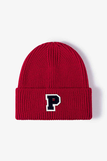 Gorro de punto con puños y parche de letras