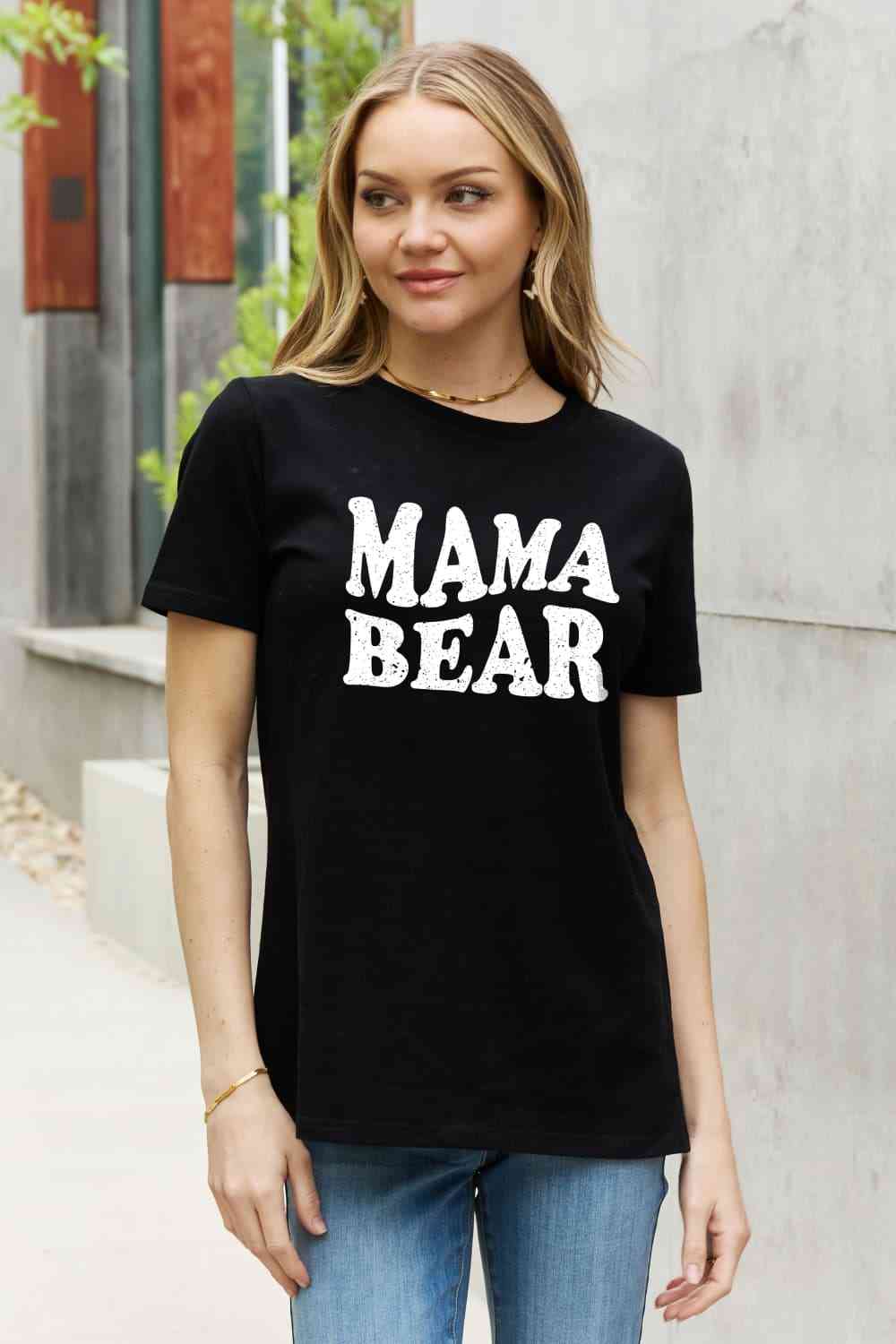 Camiseta de algodón con gráfico MAMA BEAR de Simply Love