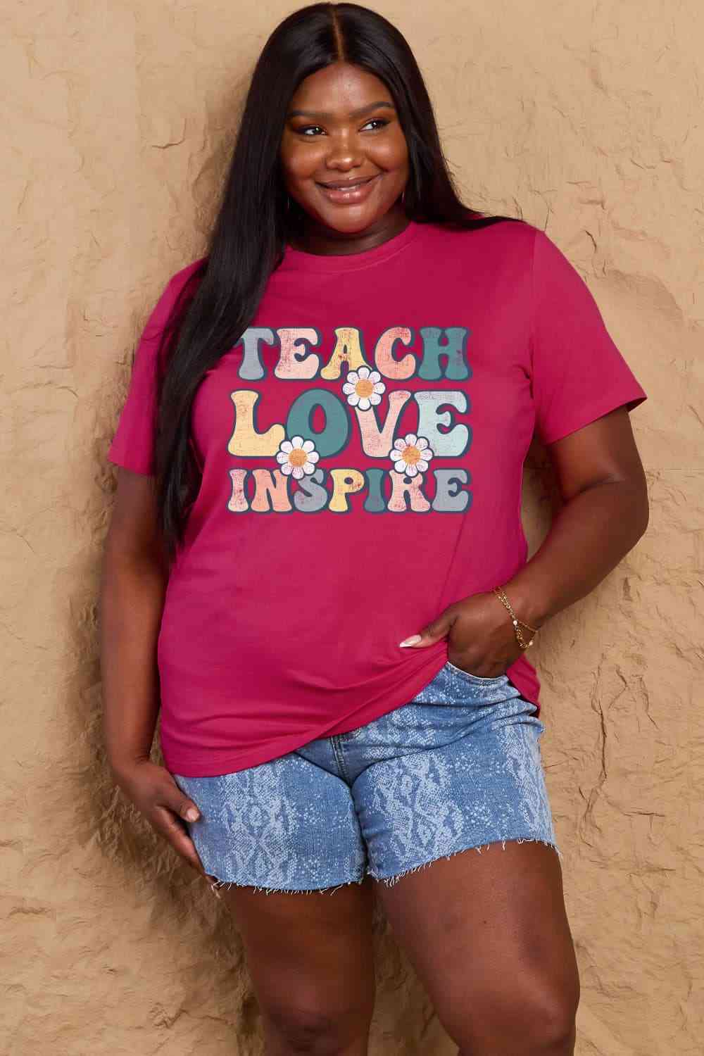 Camiseta de algodón con gráfico TEACH LOVE INSPIRE de talla grande de Simply Love