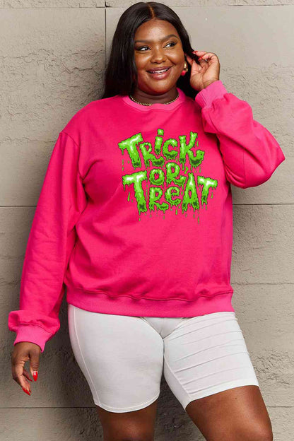 Sudadera con gráfico TRICK OR TREAT de tamaño completo de Simply Love