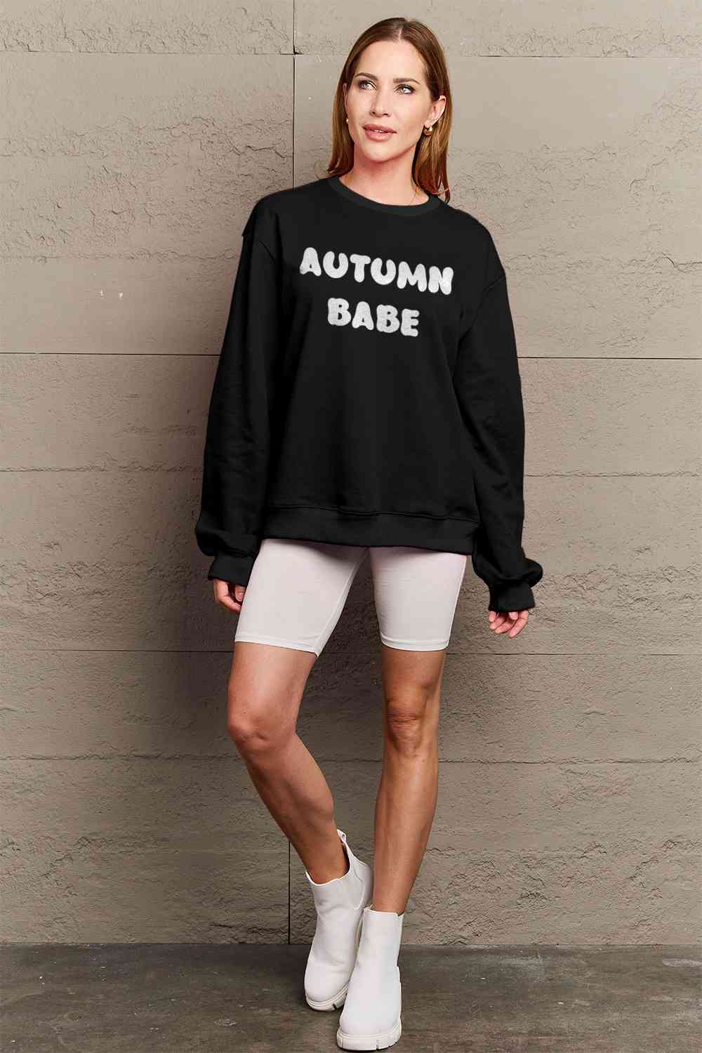 Sudadera con gráfico AUTUMN BABE de tamaño completo de Simply Love