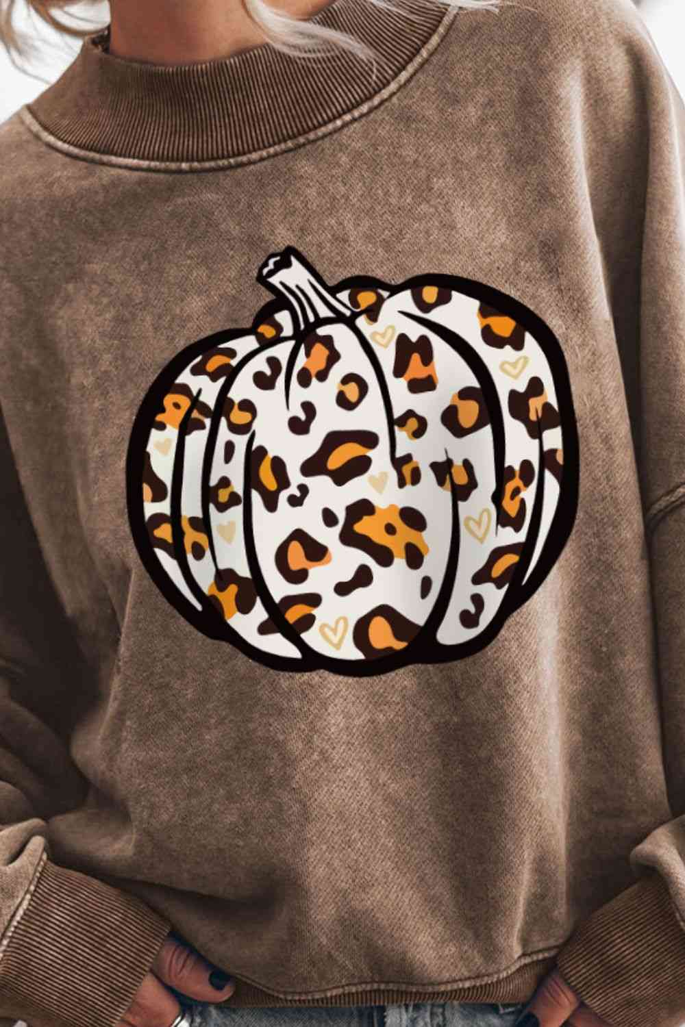 Sudadera con estampado de calabaza y hombros caídos con cuello redondo