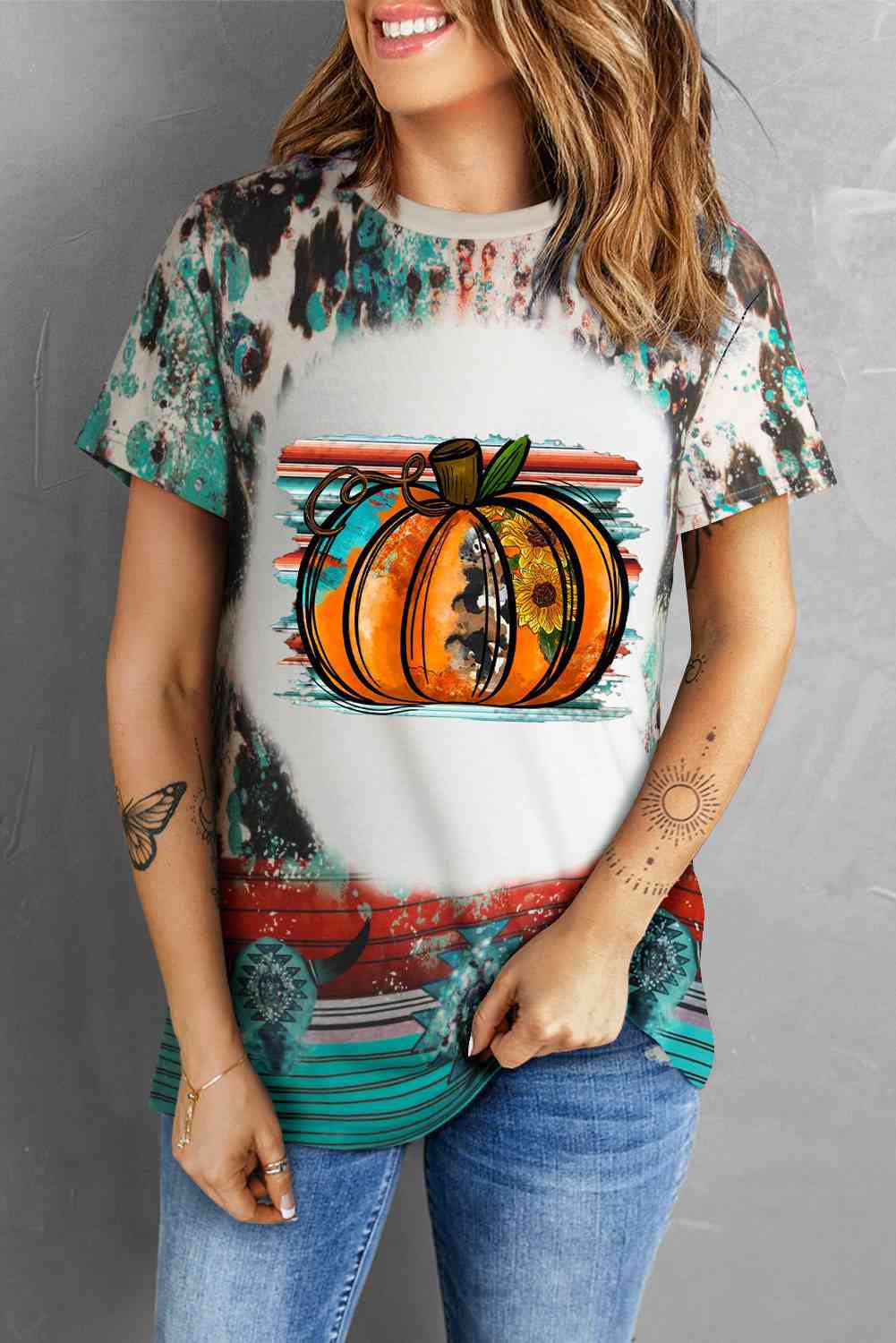 Camiseta de manga corta con cuello redondo y gráfico de calabaza