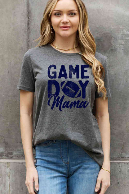 Camiseta de algodón con gráfico GAMEDAY MAMA de tamaño completo de Simply Love