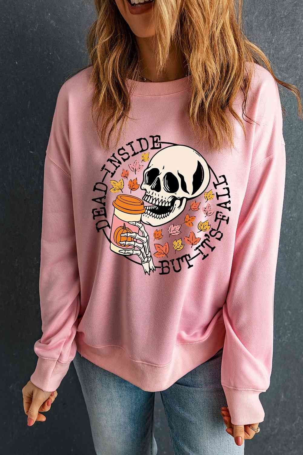 Sudadera con hombros caídos y estampado de calavera