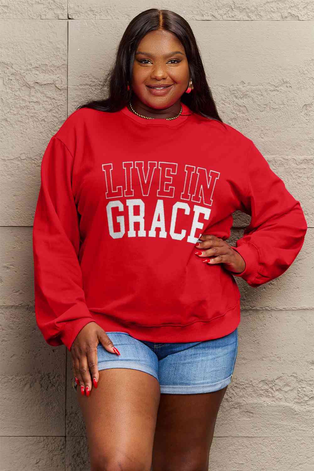 Sudadera con gráfico LIVE IN GRACE de tamaño completo de Simply Love