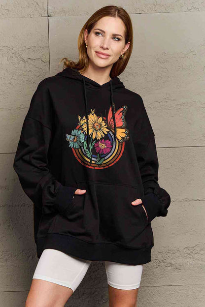 Simply Love Sudadera con capucha y estampado de flores y mariposas de tamaño completo de Simply Love