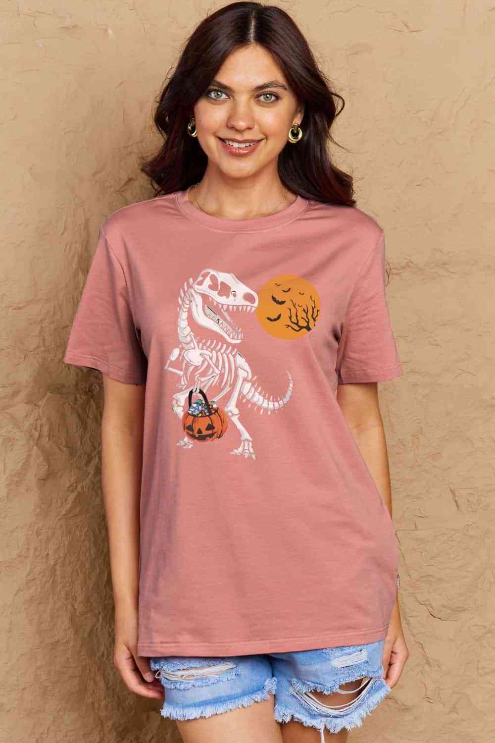 Camiseta de algodón con estampado de esqueleto de dinosaurio de tamaño completo de Simply Love