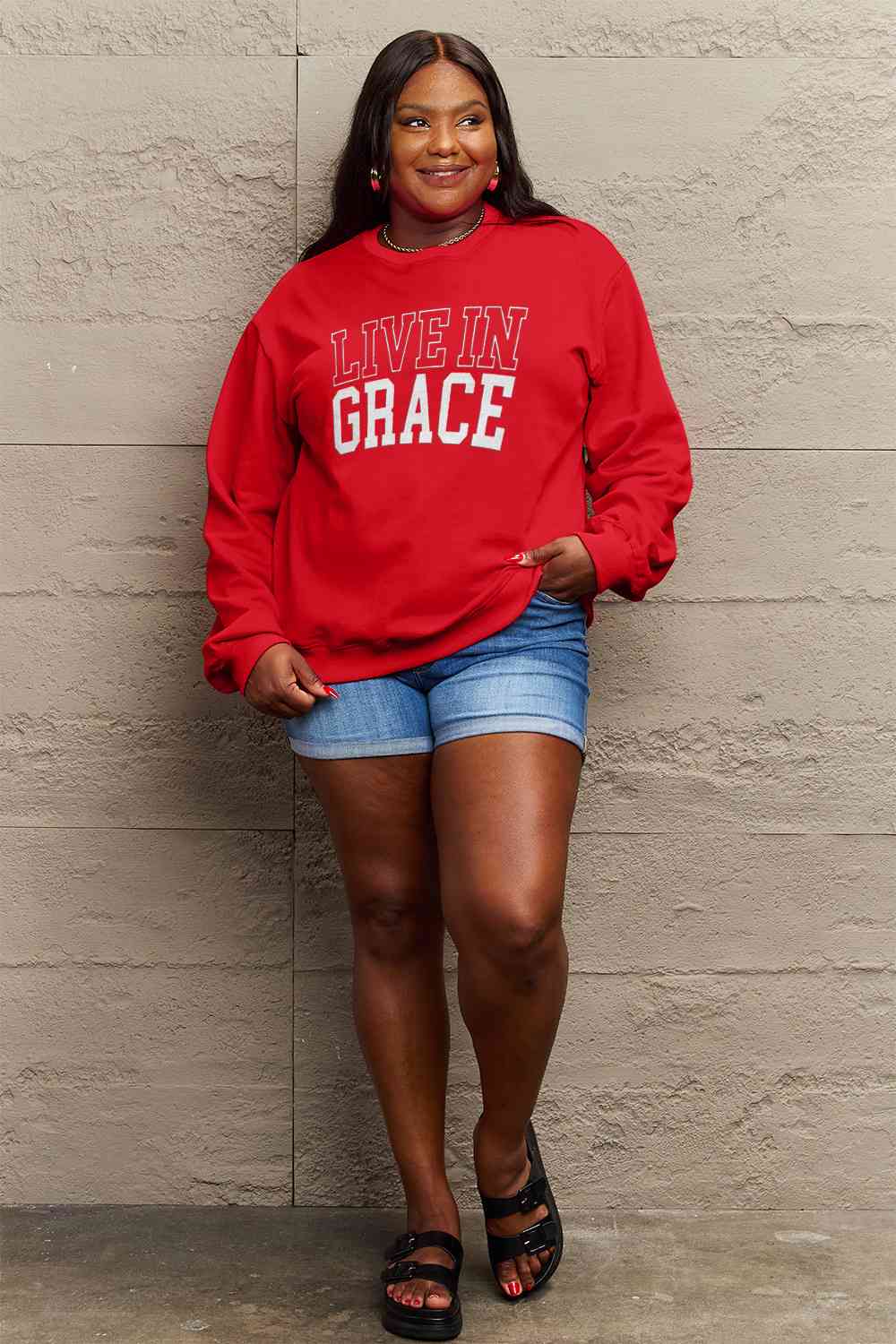 Sudadera con gráfico LIVE IN GRACE de tamaño completo de Simply Love