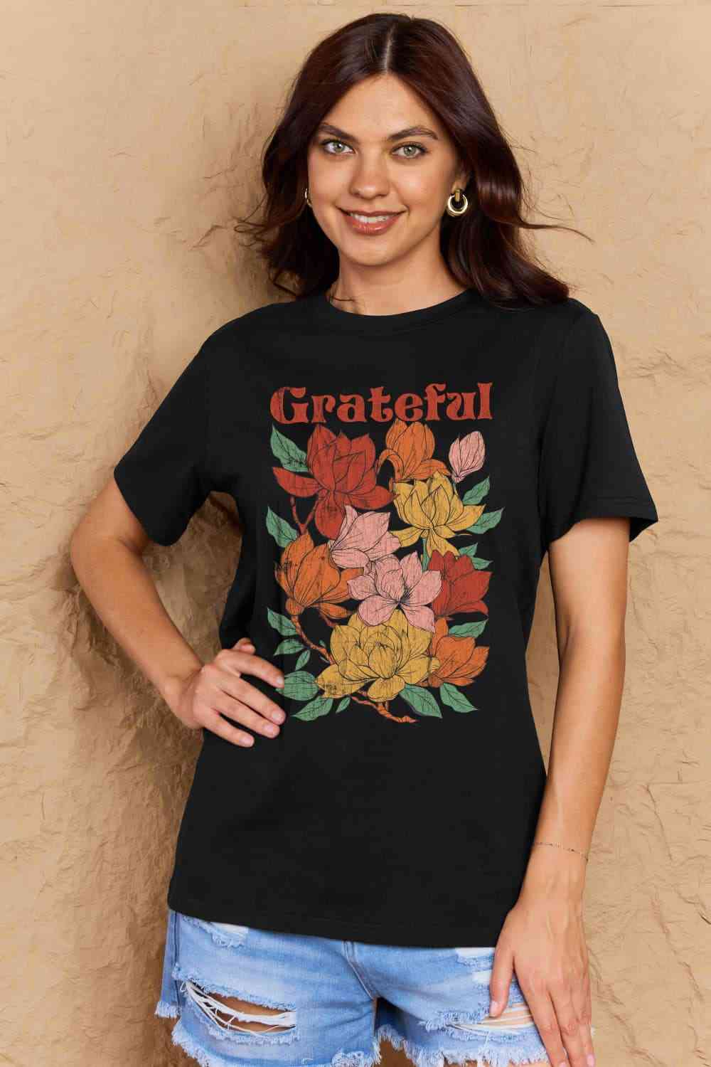 Camiseta de algodón con estampado de flores GRATEFUL de talla grande de Simply Love