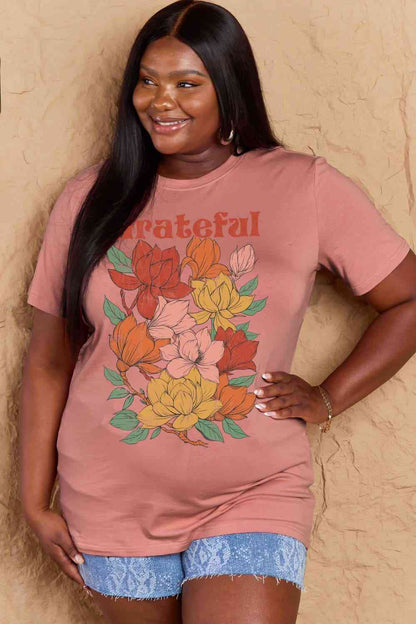 Camiseta de algodón con estampado de flores GRATEFUL de talla grande de Simply Love