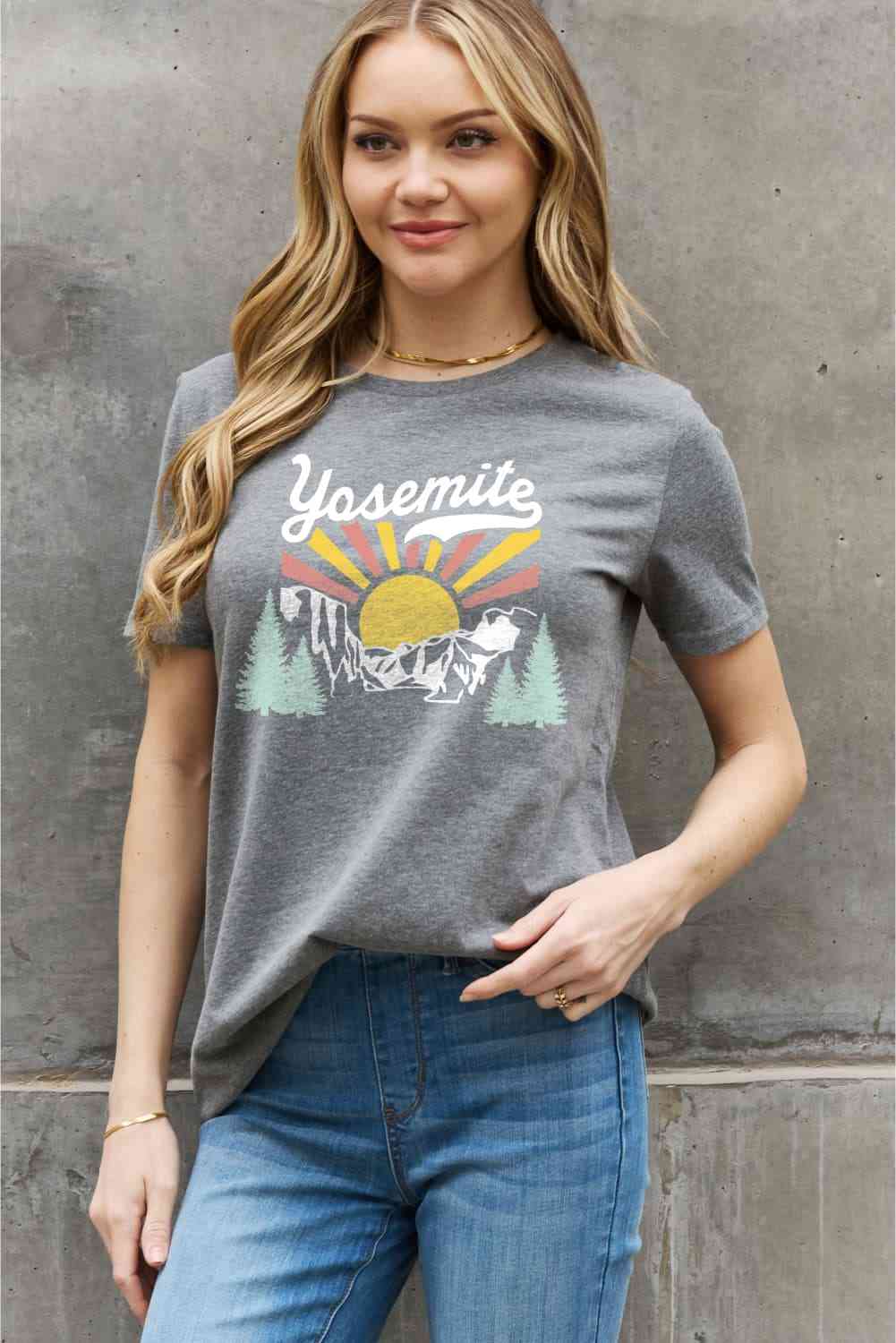 Camiseta de algodón con gráfico YOSEMITE de tamaño completo de Simply Love