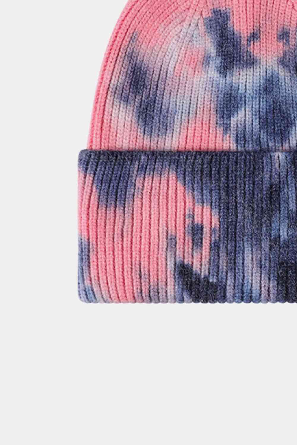 Gorro de punto acanalado con puños teñidos anudados