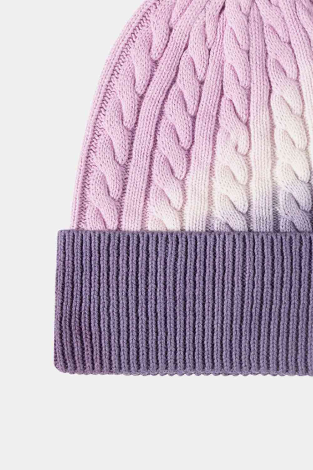 Gorro con puños de punto trenzado con efecto tie-dye en contraste