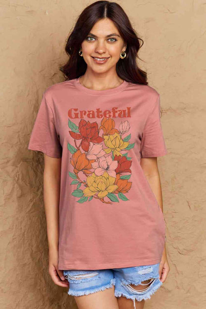 Camiseta de algodón con estampado de flores GRATEFUL de talla grande de Simply Love