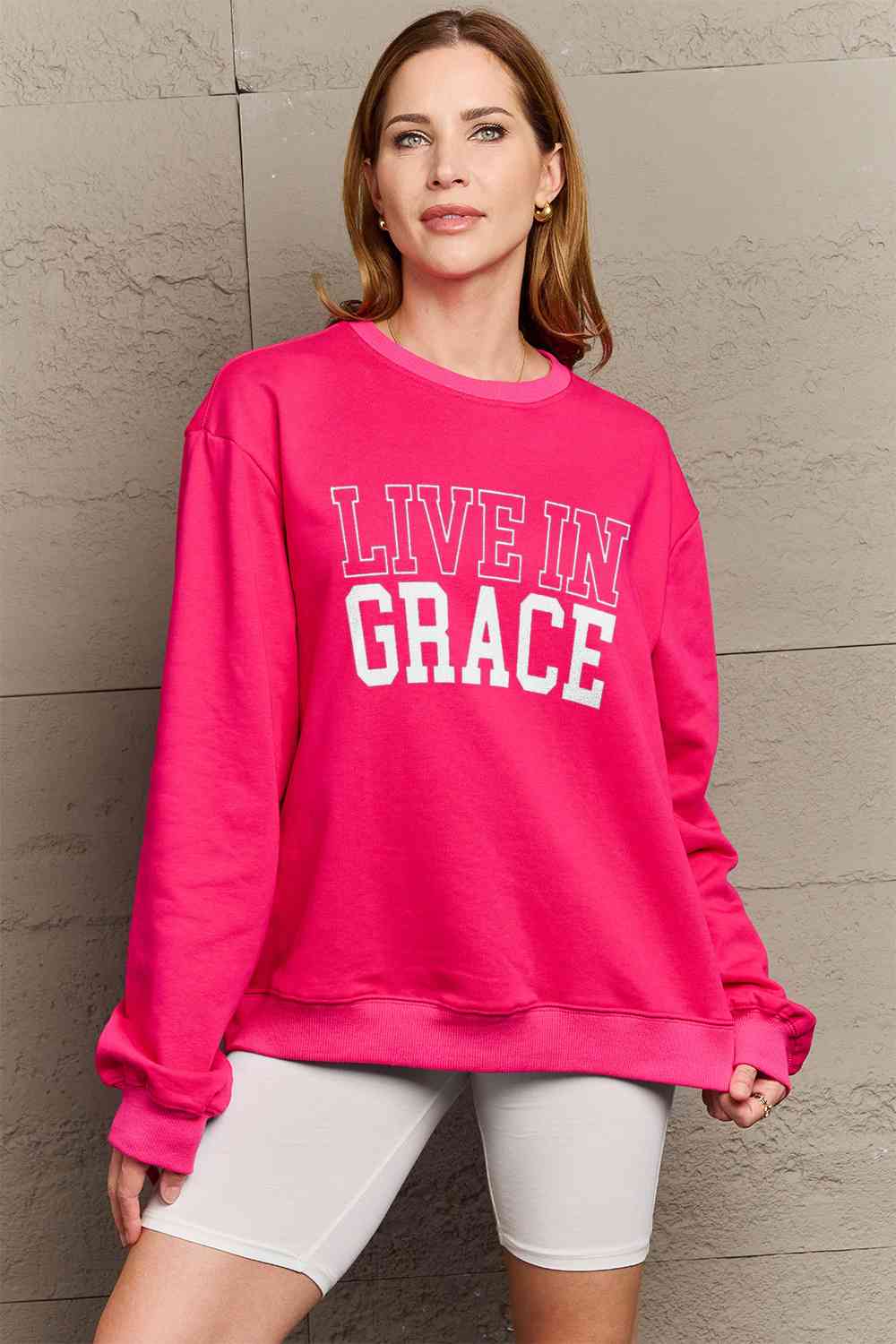 Sudadera con gráfico LIVE IN GRACE de tamaño completo de Simply Love