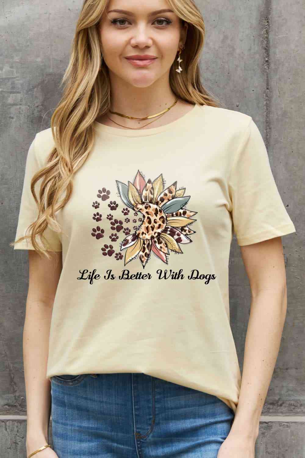 Simply Love Simply Love フルサイズ LIFE IS BETTER WITH DOGS グラフィック コットン T シャツ