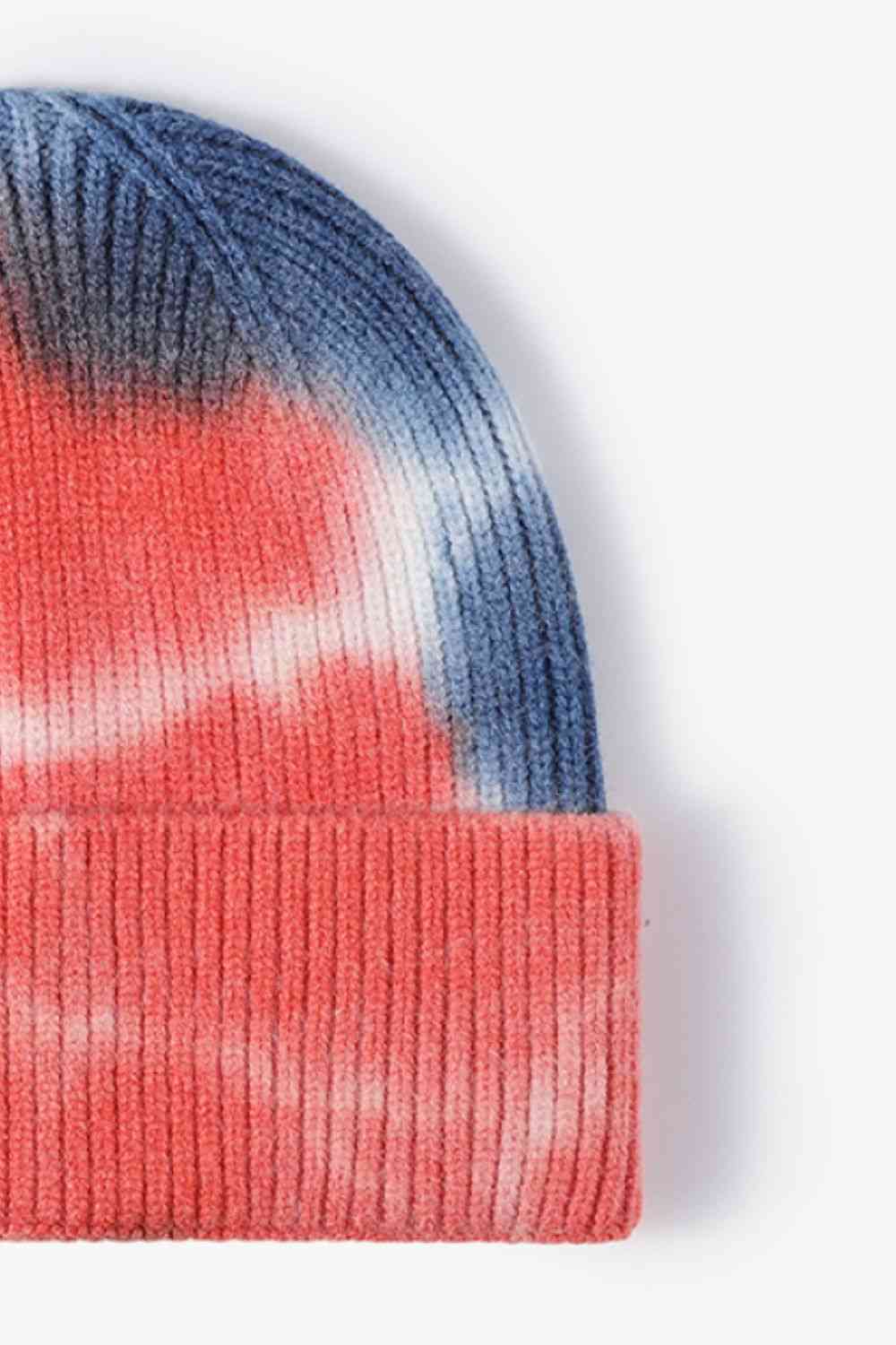 Gorro de punto con puños teñido anudado