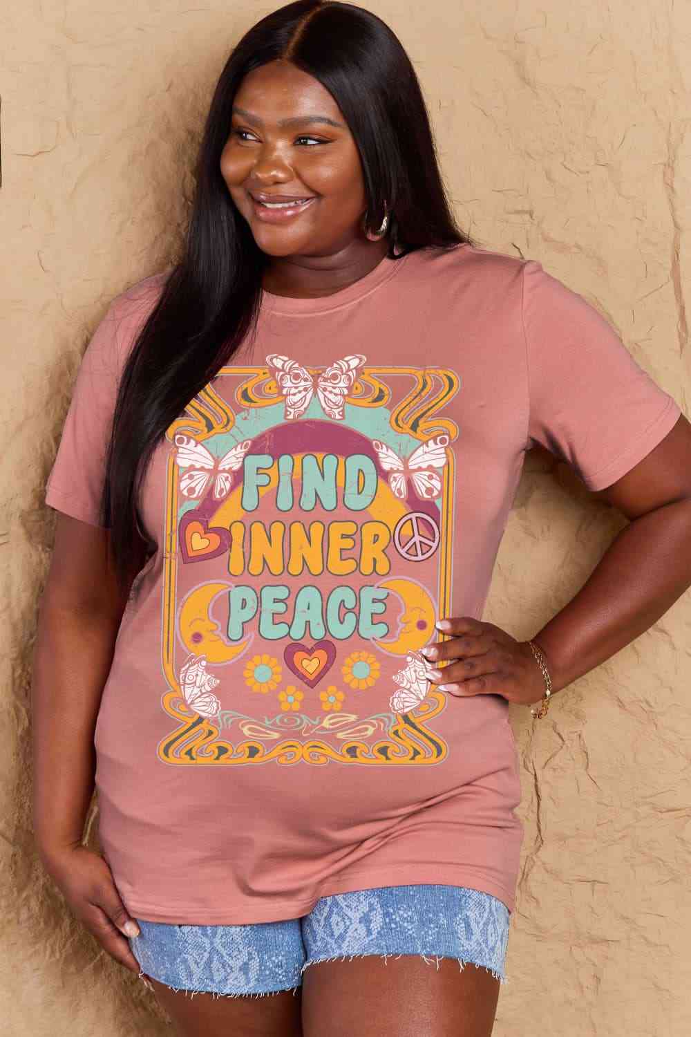 Camiseta de algodón con gráfico FIND INNER PEACE de talla grande de Simply Love