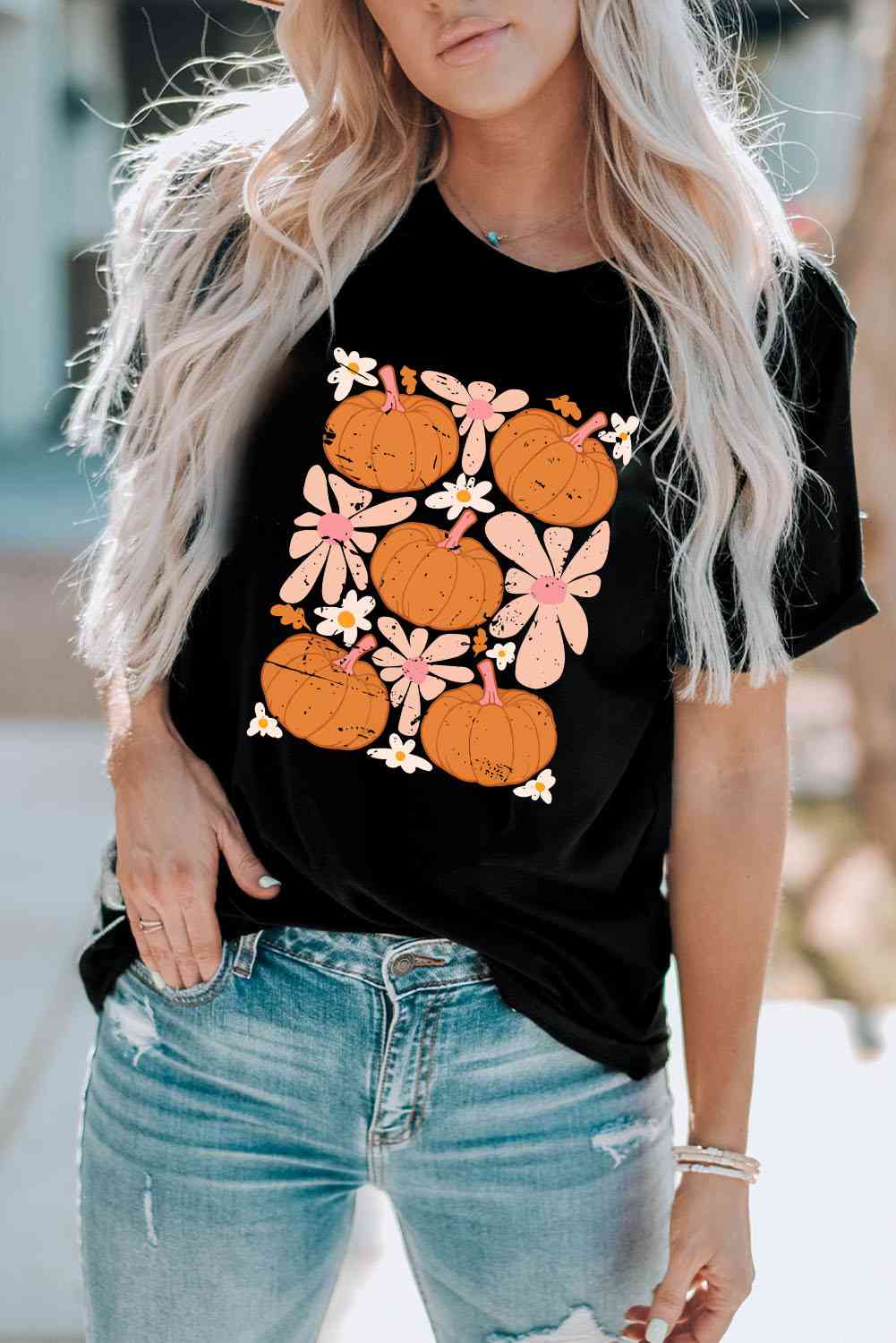 Camiseta con estampado de calabaza y manga corta con cuello redondo