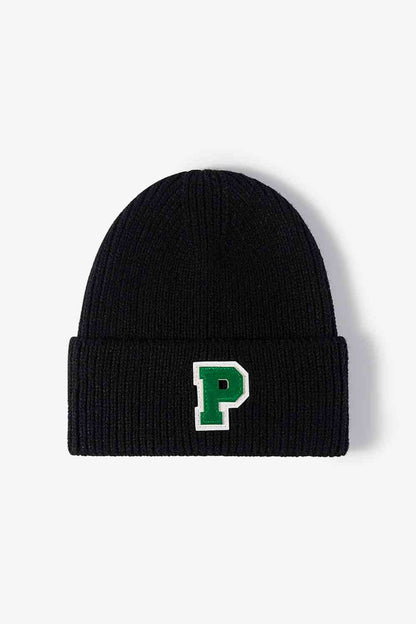 Gorro de punto con puños y parche de letras