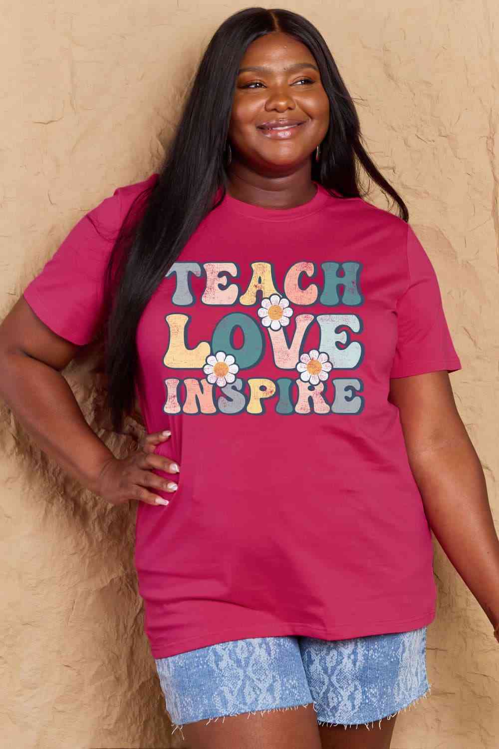 Camiseta de algodón con gráfico TEACH LOVE INSPIRE de talla grande de Simply Love