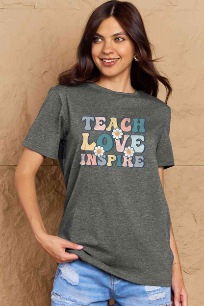 Camiseta de algodón con gráfico TEACH LOVE INSPIRE de talla grande de Simply Love