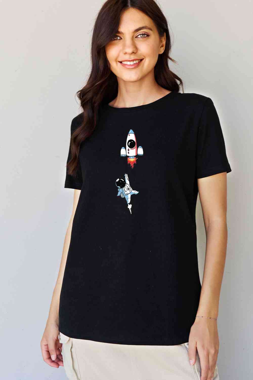 Camiseta de algodón con estampado de astronauta de talla grande de Simply Love